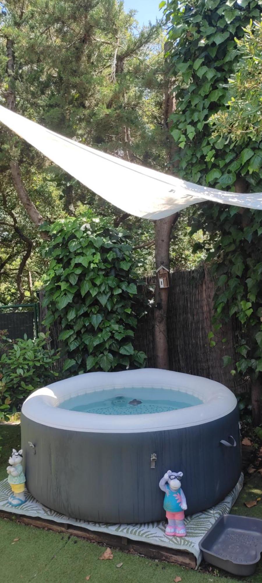 Joli Studio Climatise Avec Jacuzzi Prive Et Entree Independante Fréjus エクステリア 写真